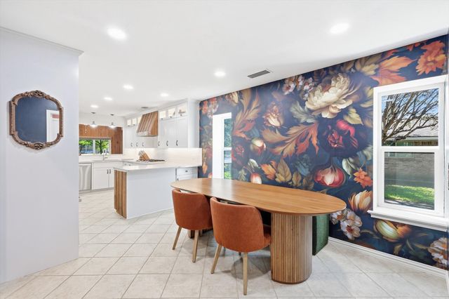 2813 Raintree Drive, Carrollton, TX 75006