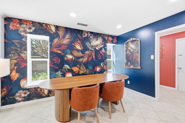 2813 Raintree Drive, Carrollton, TX 75006