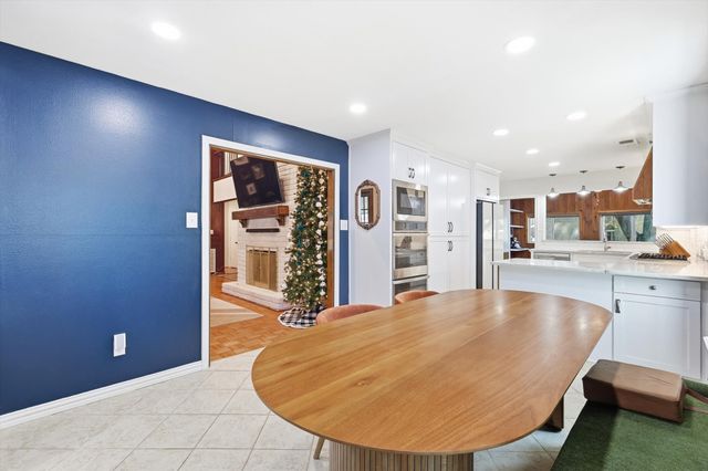 2813 Raintree Drive, Carrollton, TX 75006