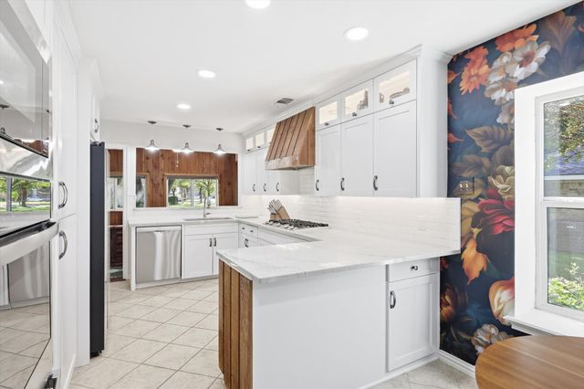 2813 Raintree Drive, Carrollton, TX 75006