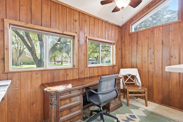 2813 Raintree Drive, Carrollton, TX 75006