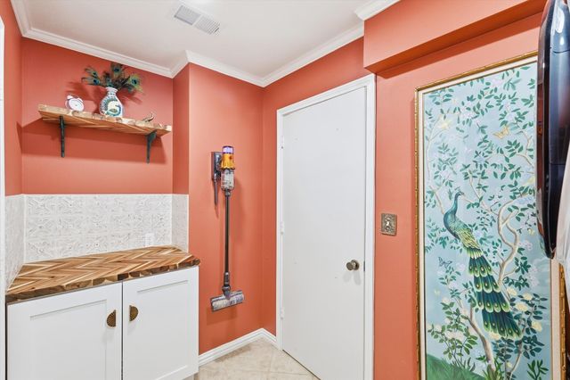 2813 Raintree Drive, Carrollton, TX 75006