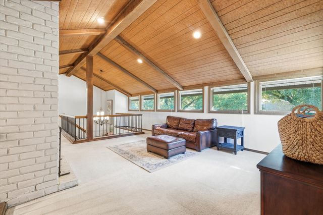 2813 Raintree Drive, Carrollton, TX 75006