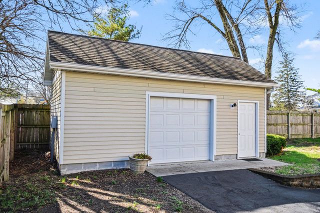 217 W Merchant Street, New Buffalo City, MI 49117