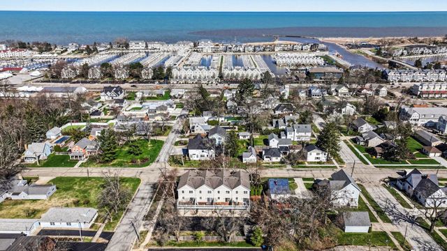 217 W Merchant Street, New Buffalo City, MI 49117