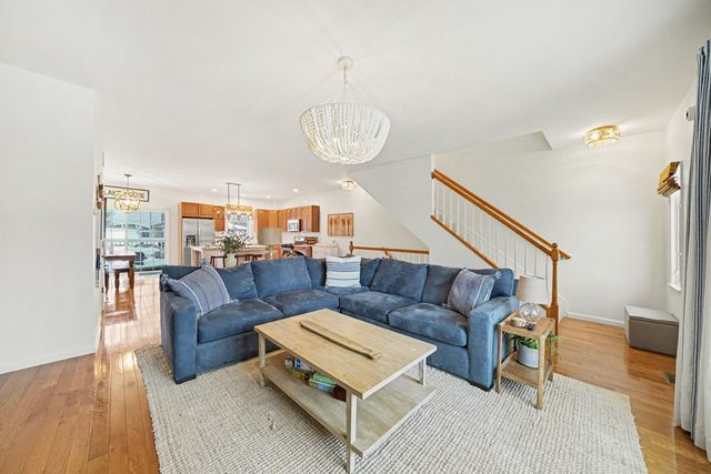 217 W Merchant Street, New Buffalo City, MI 49117