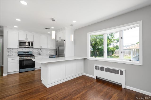 258 Gilling Road, Seaford, NY 11783