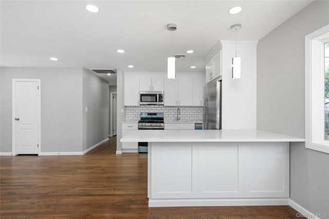 258 Gilling Road, Seaford, NY 11783