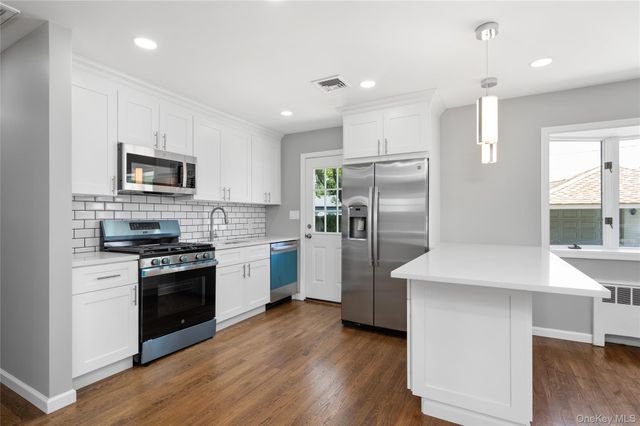 258 Gilling Road, Seaford, NY 11783