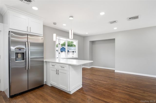 258 Gilling Road, Seaford, NY 11783