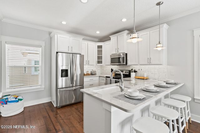 120 11TH Avenue S, Jacksonville Beach, FL 32250