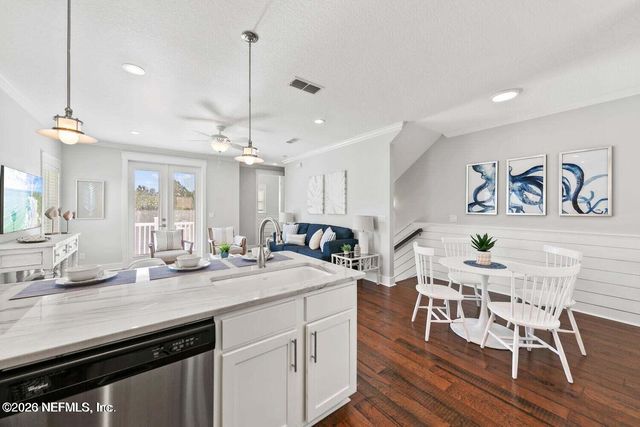 120 11TH Avenue S, Jacksonville Beach, FL 32250