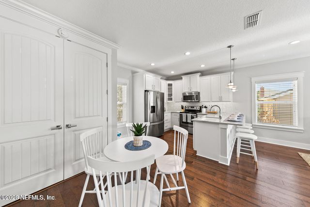 120 11TH Avenue S, Jacksonville Beach, FL 32250