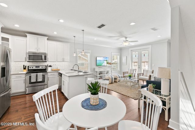 120 11TH Avenue S, Jacksonville Beach, FL 32250