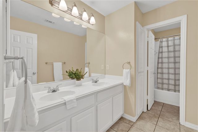 6705 Marie Weldon Court, Arlington, TX 76001