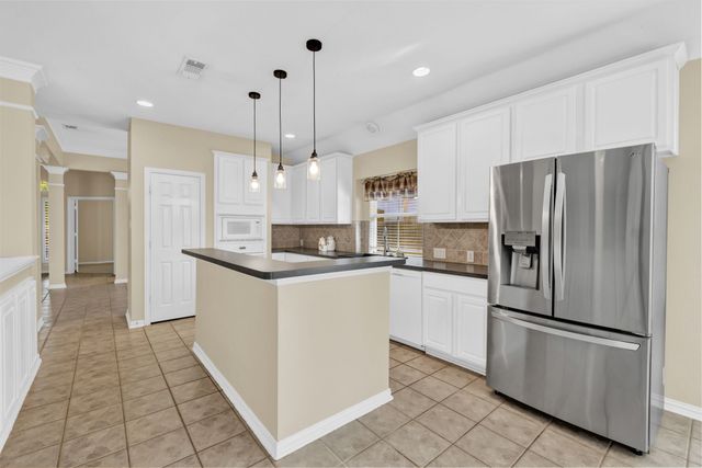 6705 Marie Weldon Court, Arlington, TX 76001