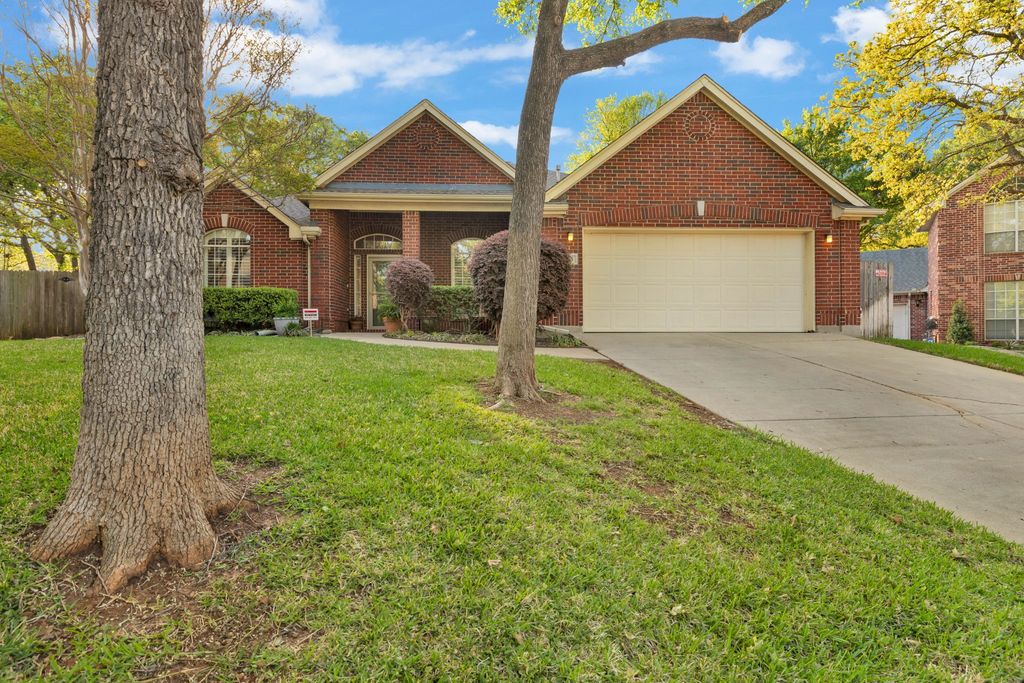 6705 Marie Weldon Court, Arlington, TX 76001