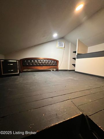 137 N 39th St, Louisville, KY 40212