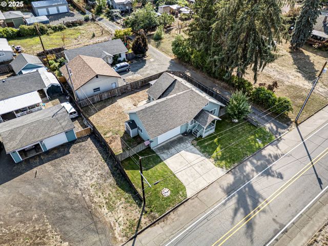 405 LANE Ave, Drain, OR 97435