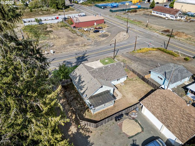 405 LANE Ave, Drain, OR 97435