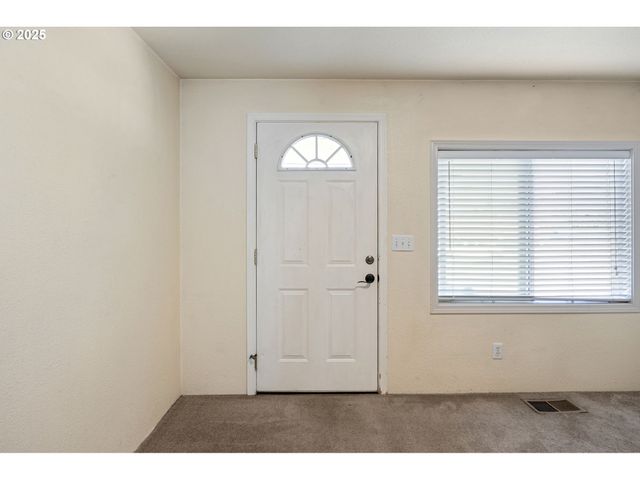 405 LANE Ave, Drain, OR 97435