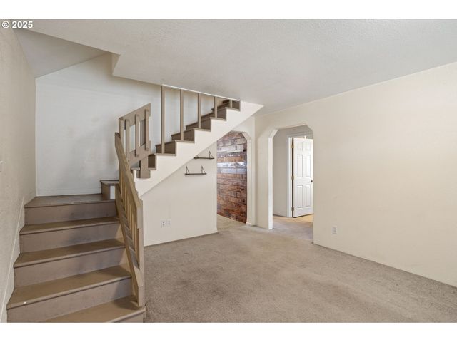 405 LANE Ave, Drain, OR 97435