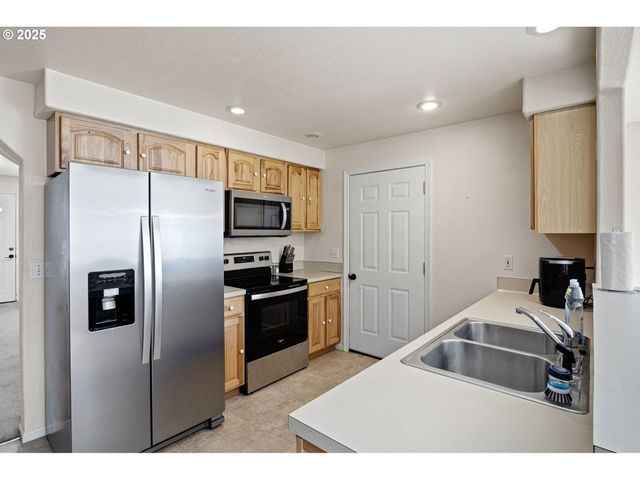 405 LANE Ave, Drain, OR 97435