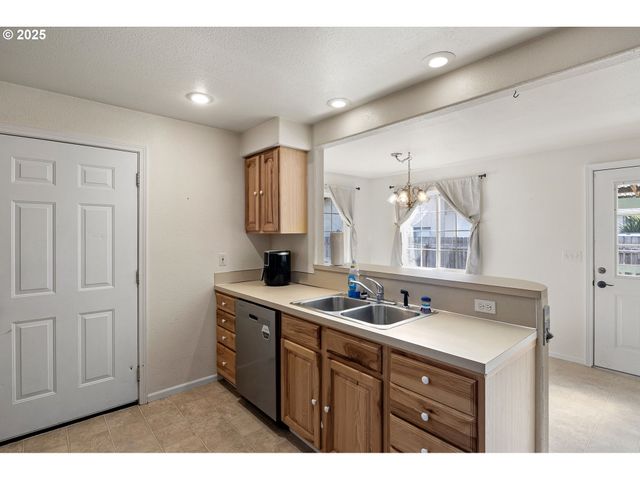 405 LANE Ave, Drain, OR 97435