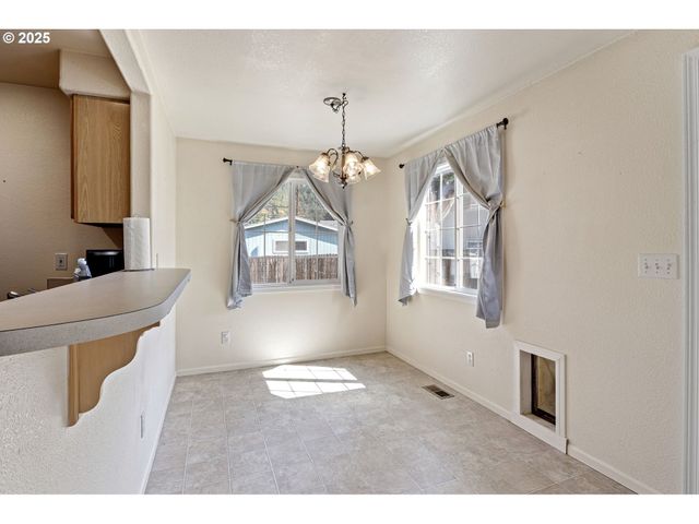 405 LANE Ave, Drain, OR 97435