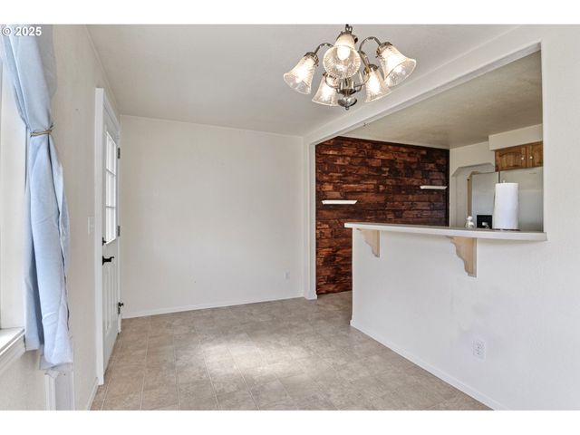 405 LANE Ave, Drain, OR 97435