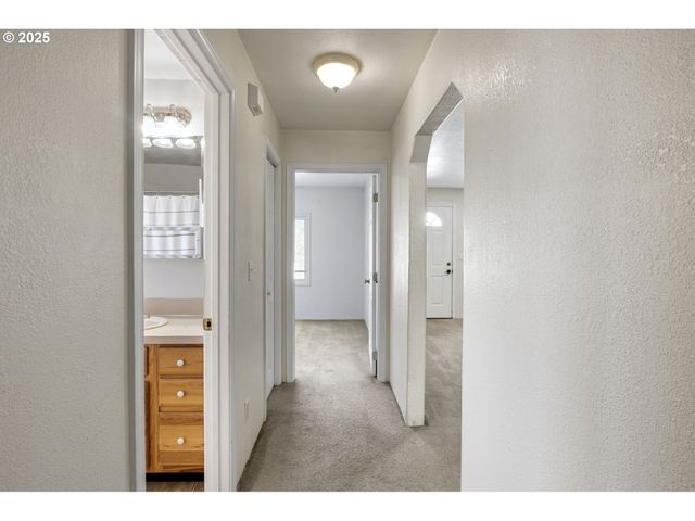 405 LANE Ave, Drain, OR 97435