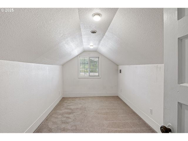 405 LANE Ave, Drain, OR 97435