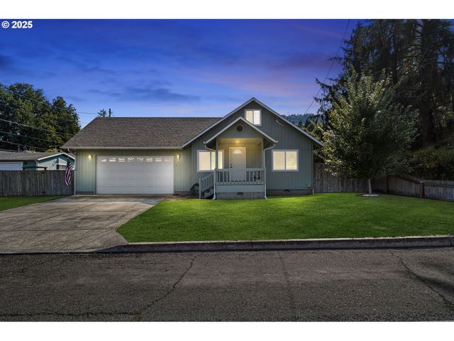 405 LANE Ave, Drain, OR 97435