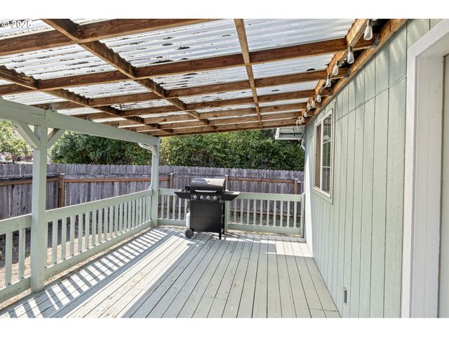 405 LANE Ave, Drain, OR 97435