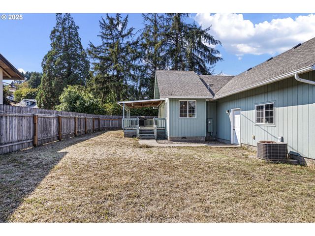 405 LANE Ave, Drain, OR 97435