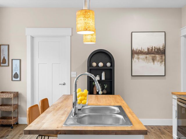 1041 E Chandler Avenue, Evansville, IN 47714