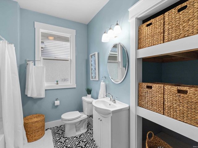 1041 E Chandler Avenue, Evansville, IN 47714