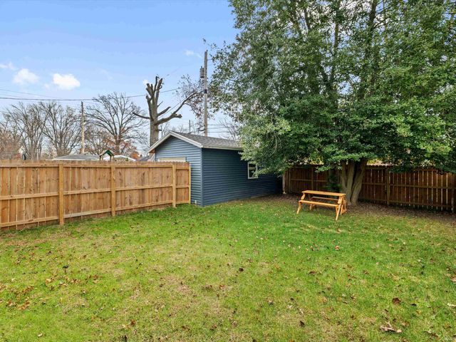 1041 E Chandler Avenue, Evansville, IN 47714