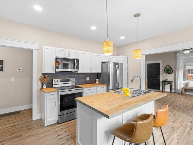 1041 E Chandler Avenue, Evansville, IN 47714