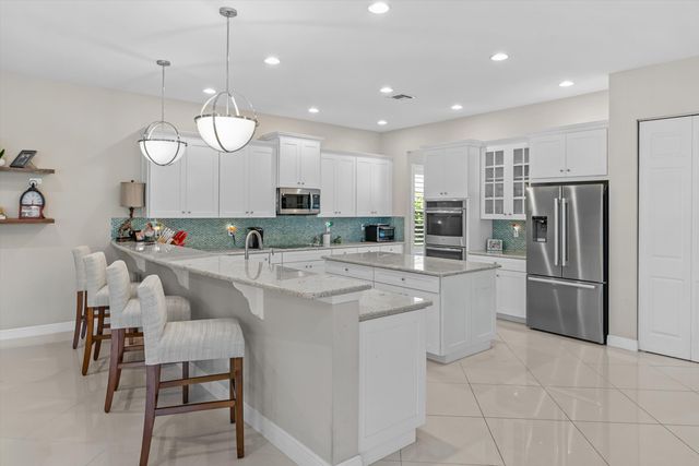 108 Casa Circle, Jupiter, FL 33458