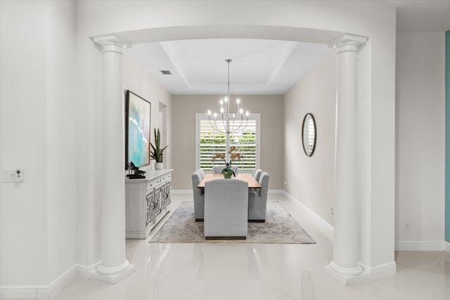 108 Casa Circle, Jupiter, FL 33458