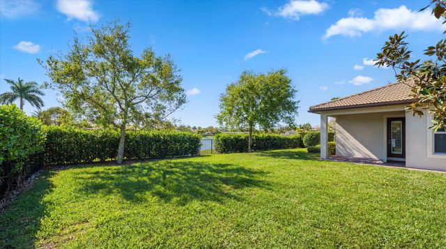 108 Casa Circle, Jupiter, FL 33458