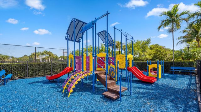 108 Casa Circle, Jupiter, FL 33458