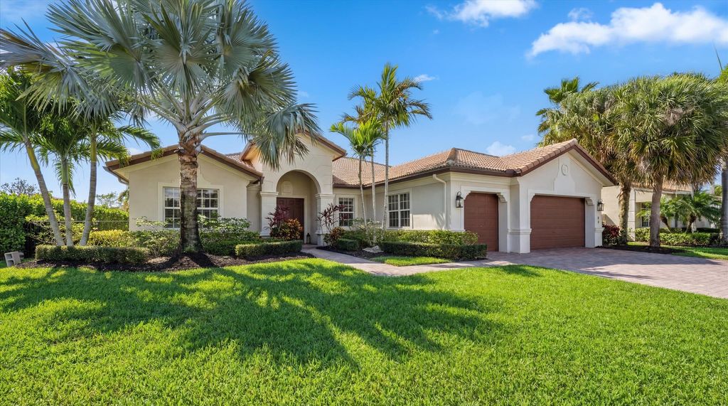 108 Casa Circle, Jupiter, FL 33458