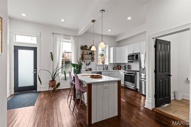 2715 Shenandoah Avenue, St Louis, MO 63104