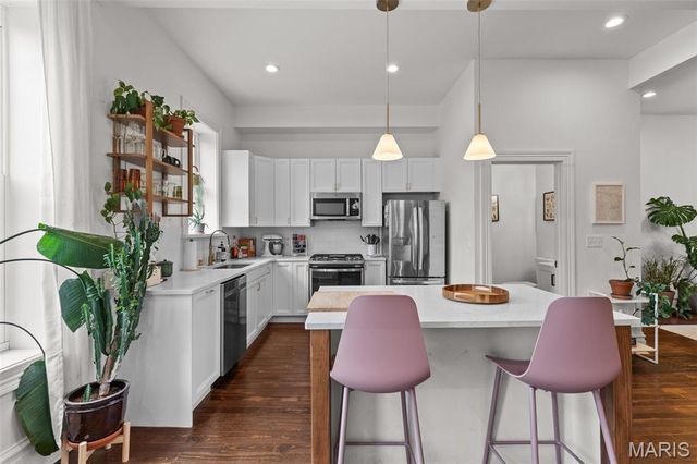 2715 Shenandoah Avenue, St Louis, MO 63104