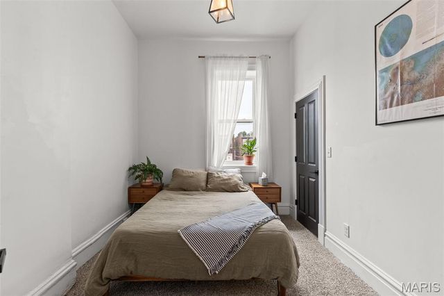 2715 Shenandoah Avenue, St Louis, MO 63104