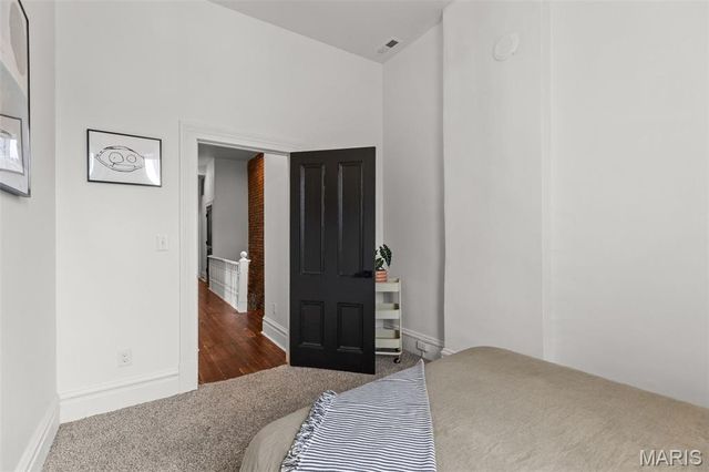 2715 Shenandoah Avenue, St Louis, MO 63104