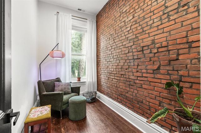 2715 Shenandoah Avenue, St Louis, MO 63104