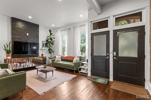 2715 Shenandoah Avenue, St Louis, MO 63104